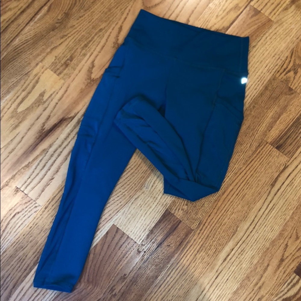 Fabletics Mila High Waisted Capri Leggings